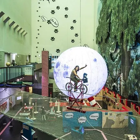 Båthotell Joky - Floating Refuge