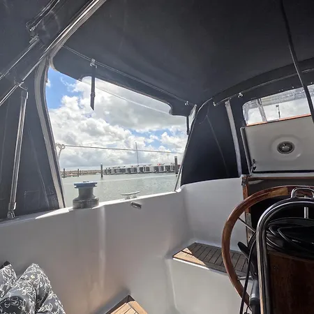 Joky - Floating Refuge * Lisboa