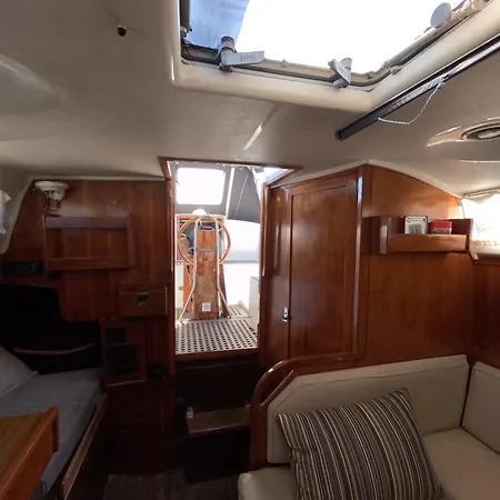 Joky - Floating Refuge Båthotell Lisboa