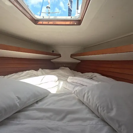 Hotel na wodzie Joky - Floating Refuge *