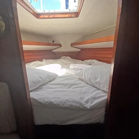 Joky - Floating Refuge Hotel na wodzie *