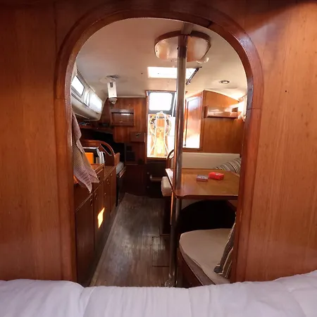 Joky - Floating Refuge Lizbona