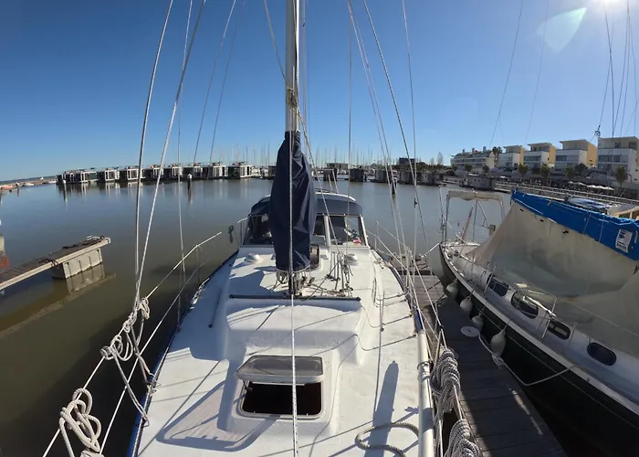 Joky - Floating Refuge Lisboa