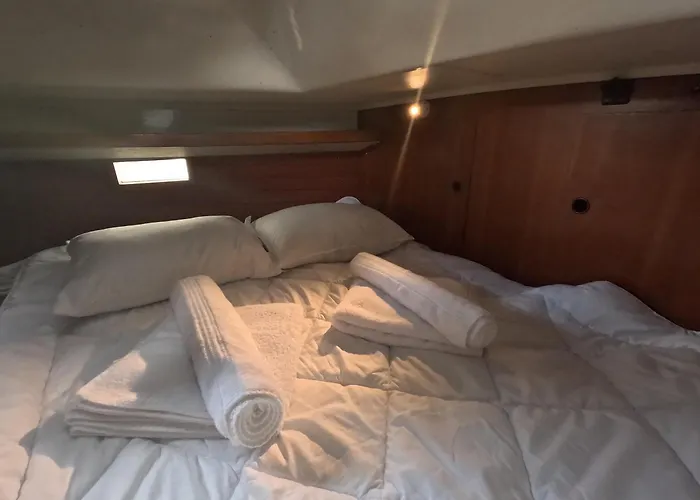 Joky - Floating Refuge Lisboa